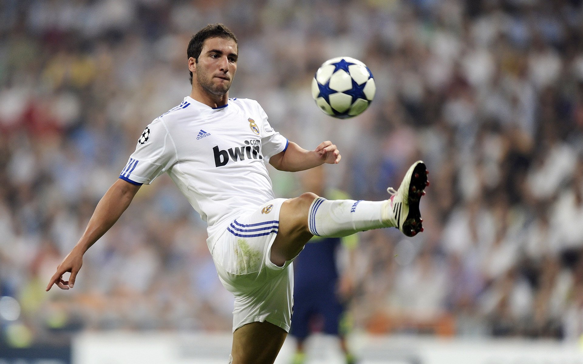 库里28分带队勇士大胜太阳,布克38分孤掌难鸣,库里8.