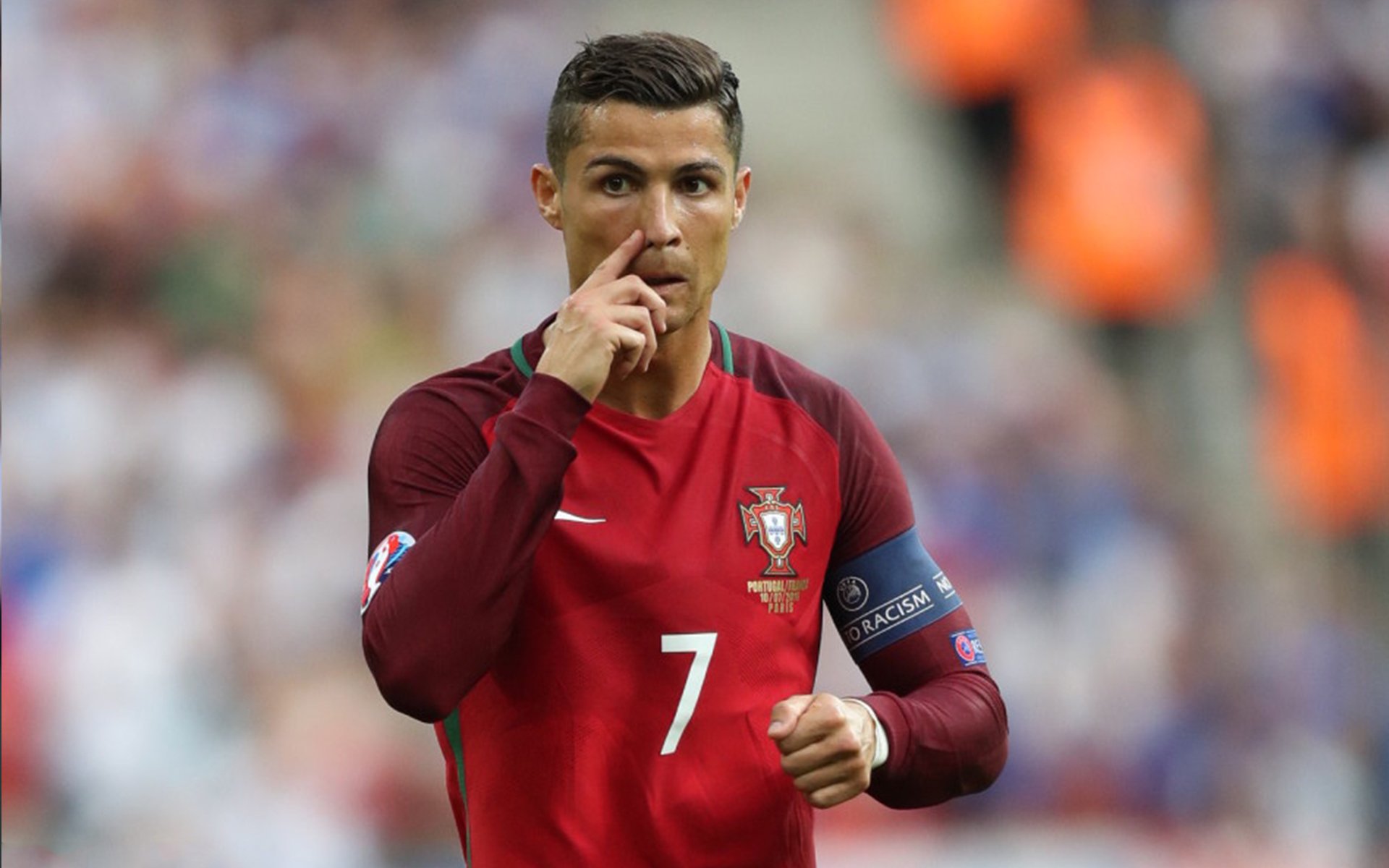 mk体育官网电脑版-永恒的瞬间：定格在记忆中的足球画面